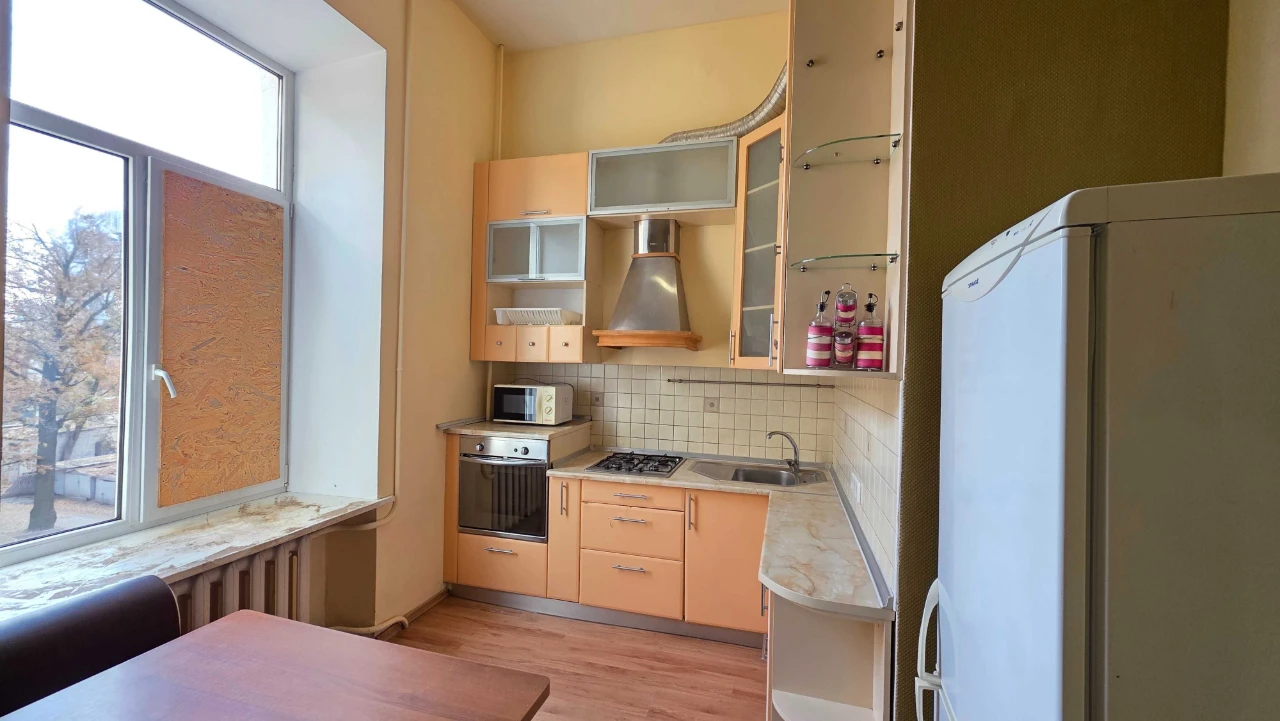 DC S4 For sale 2-room apartment CENTER SUMSKAYA metro station Univer