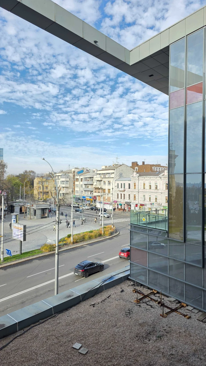 DC S4 For sale 2-room apartment CENTER SUMSKAYA metro station Univer