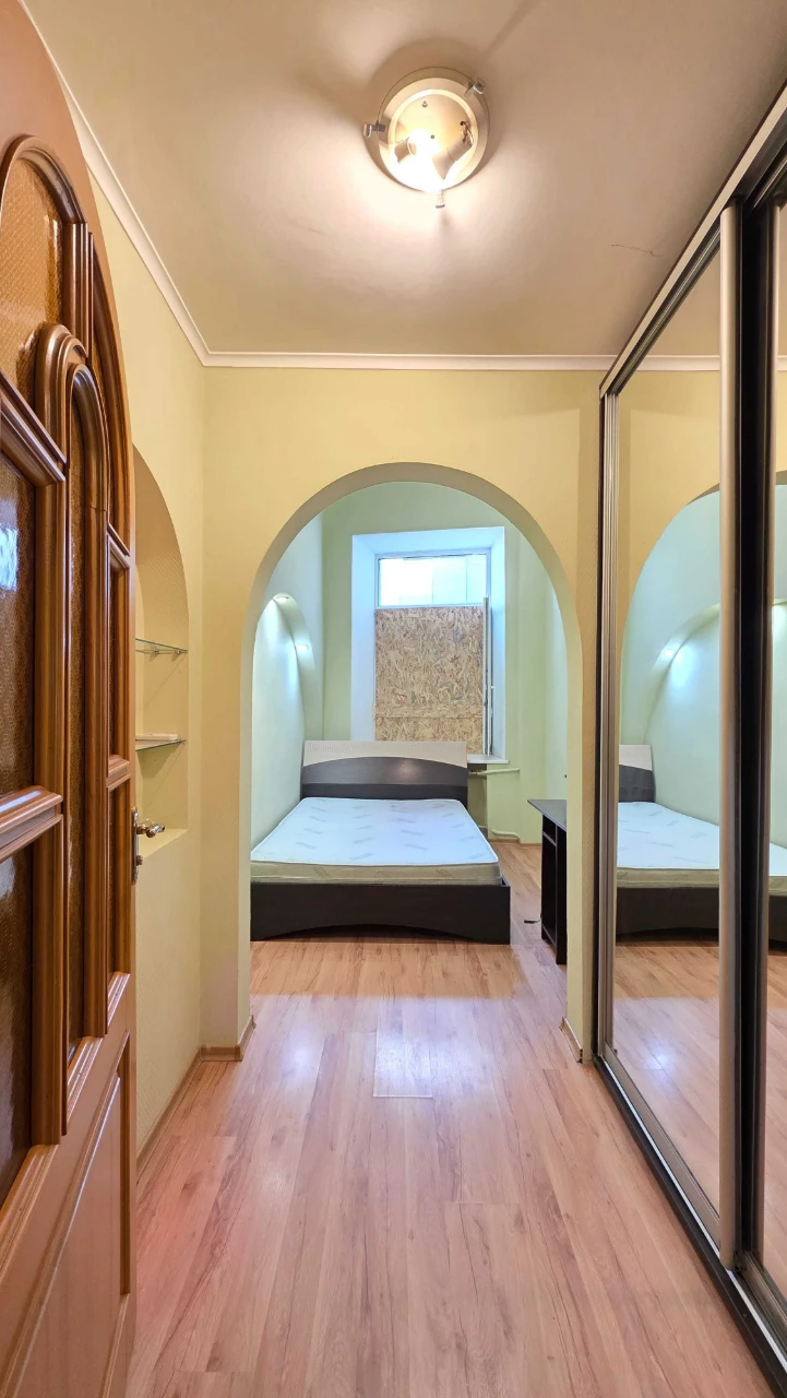 DC S4 For sale 2-room apartment CENTER SUMSKAYA metro station Univer