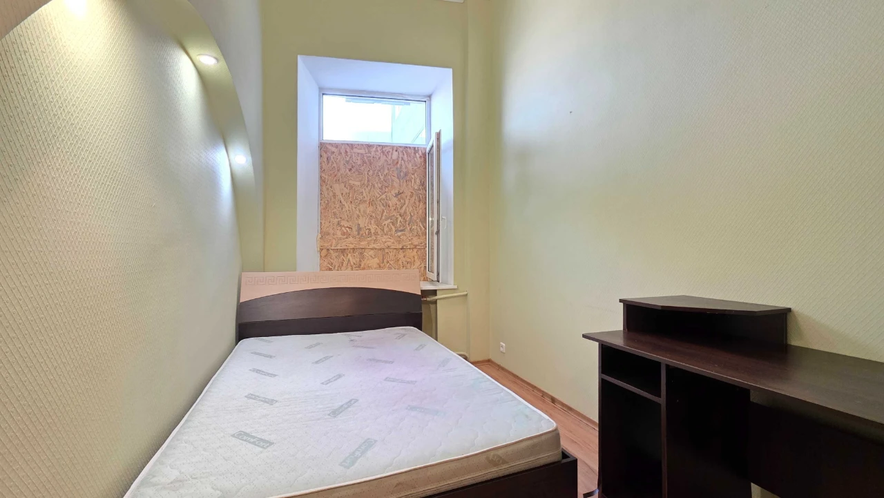 DC S4 For sale 2-room apartment CENTER SUMSKAYA metro station Univer