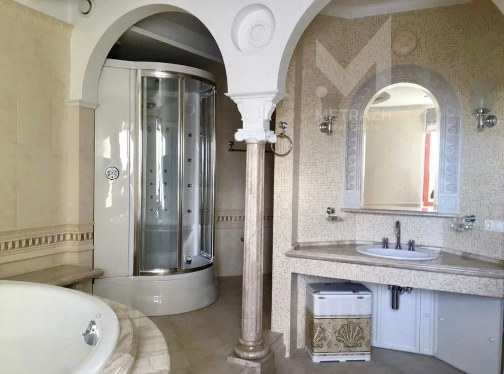 $360,000 ‼️AZARIN Residential Complex‼️ 217 m2! Luxurious 5-room apartment + 2 parking spaces