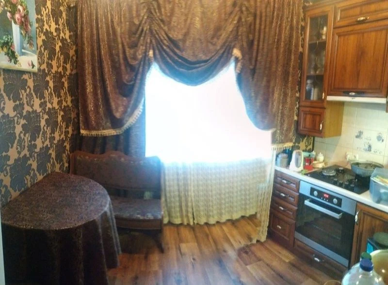 I will sell a 3-room apartment in TRK Ukraine