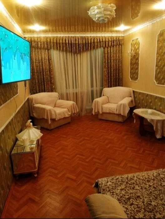 I will sell a 3-room apartment in TRK Ukraine