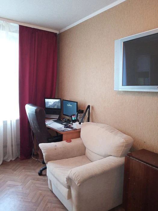 I will sell a 3-room apartment in TRK Ukraine