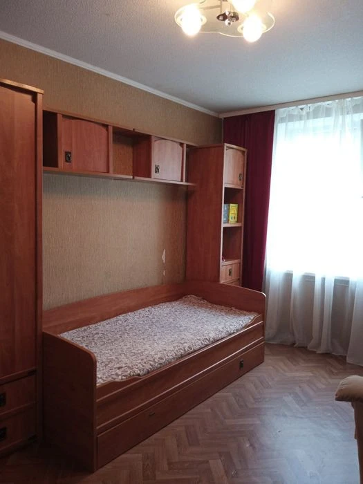 I will sell a 3-room apartment in TRK Ukraine