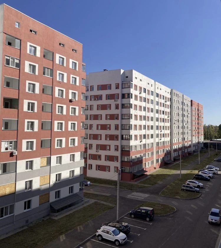 I am selling a one-room apartment of 40.5 sq m, 5/16 p., in the Hydro residential complex.