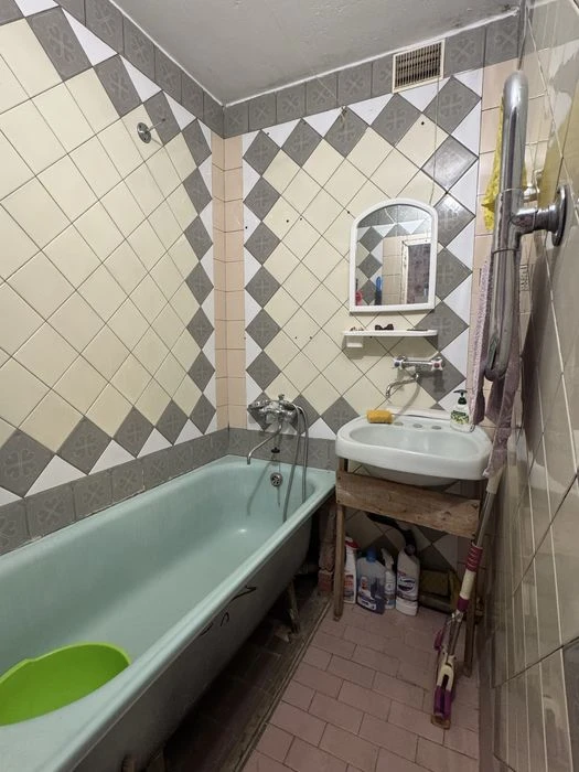 Продаю 3 комнатную квартиру Алексеевка, пр.Людвига Свободы,3