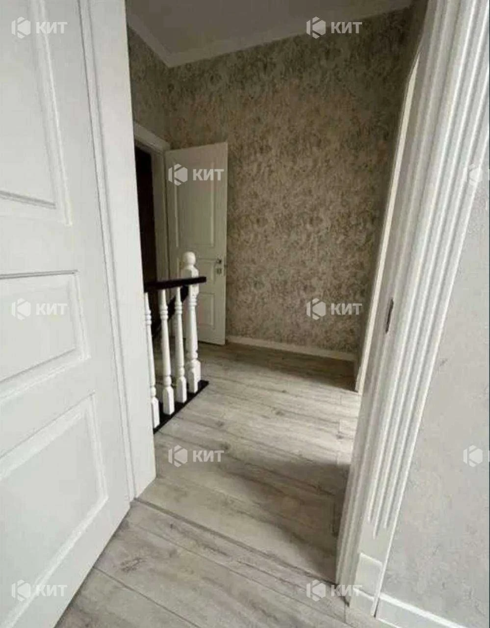 3к 100м2, Центр (м. Центральный рынок. ул. Дмитревская 19),