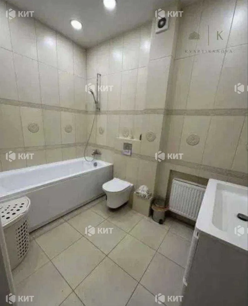 3к 100м2, Центр (м. Центральный рынок. ул. Дмитревская 19),