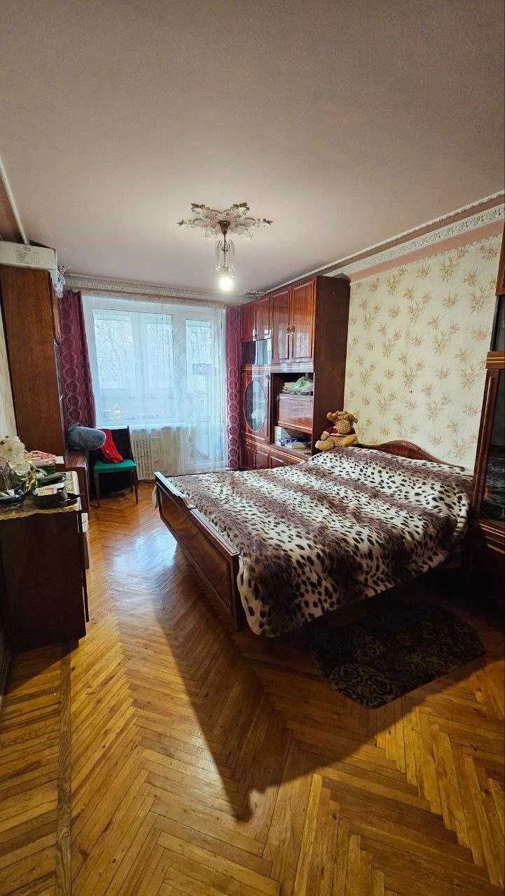 VS3Продається 3 кімнатна квартира у гарному житловому стані