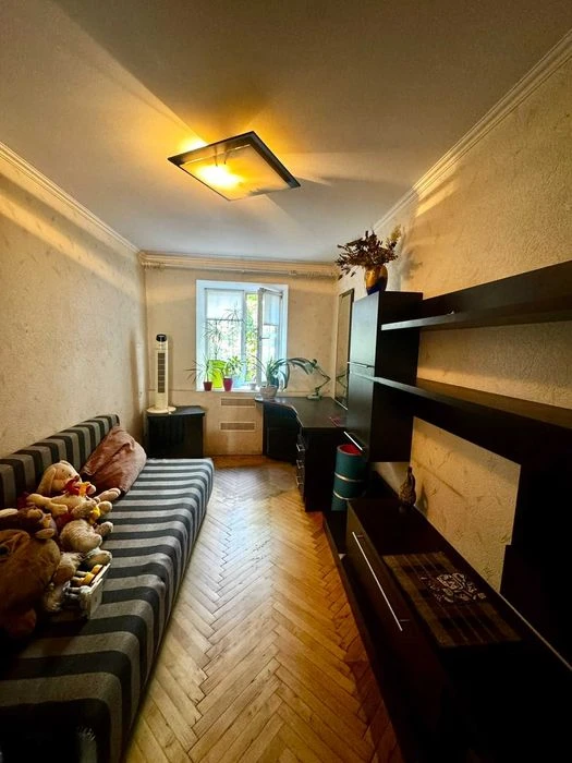Продам уютную 3х ком квартиру метро Бот сад!