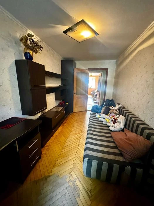 Продам уютную 3х ком квартиру метро Бот сад!