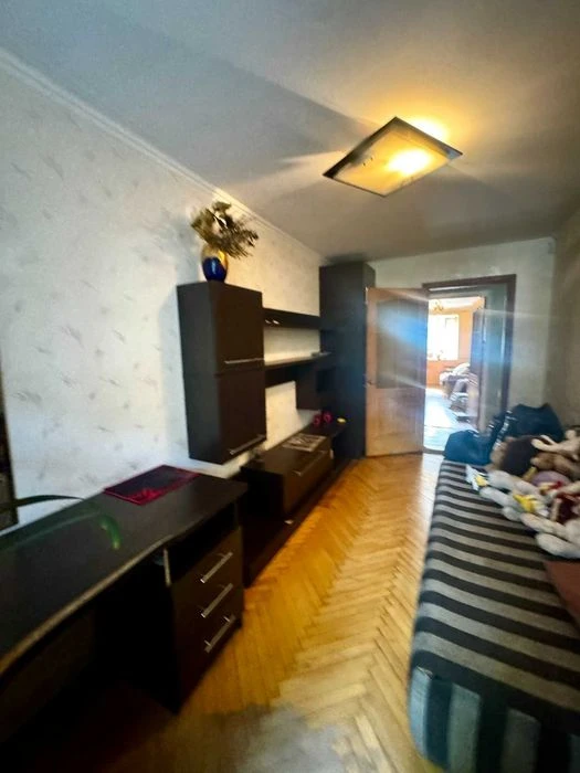 Продам уютную 3х ком квартиру метро Бот сад!