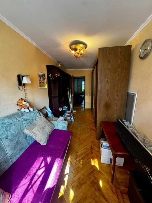 Продам уютную 3х ком квартиру метро Бот сад!