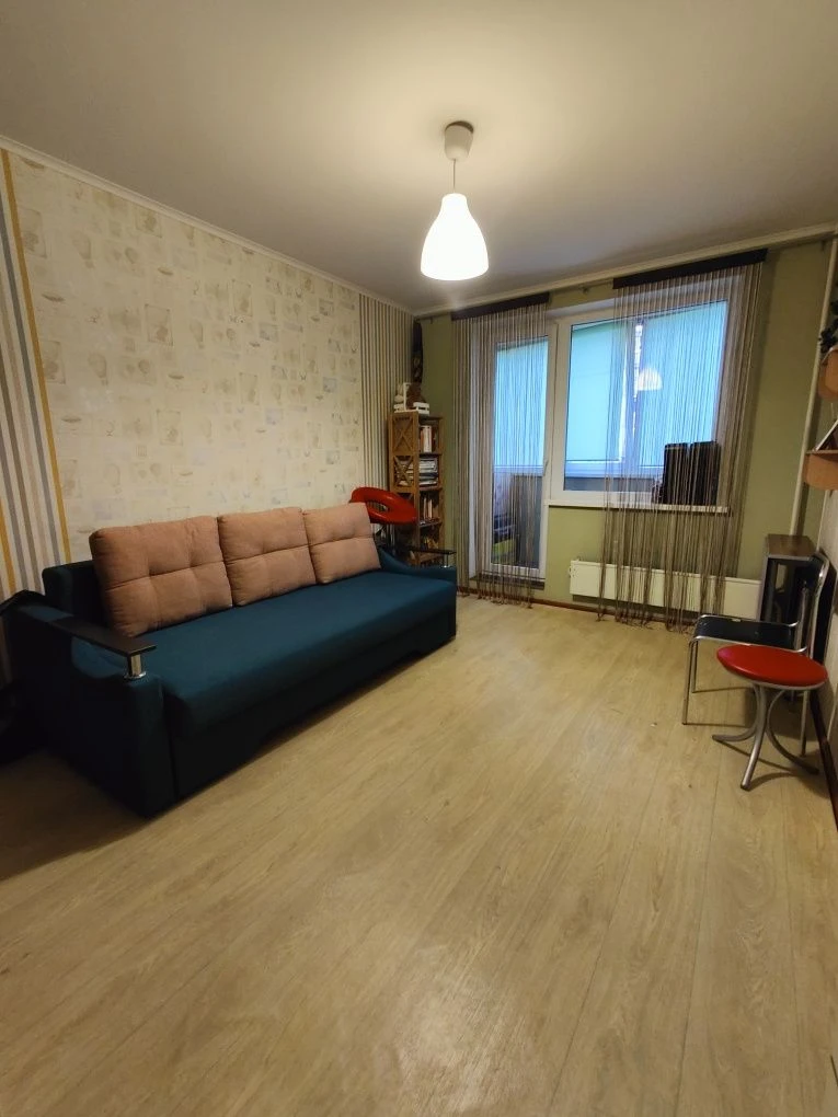 Продам 3 комнатная квартира метро Холодная Гора, Капремонт.