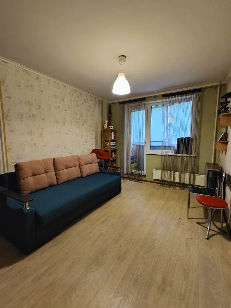 Продам 3 комнатная квартира метро Холодная Гора, Капремонт.