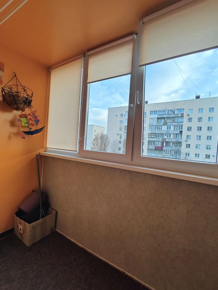 Продам 3 комнатная квартира метро Холодная Гора, Капремонт.