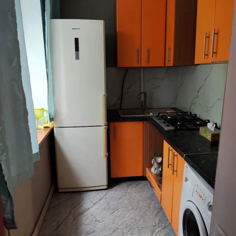 Продам 3-кімнатну квартиру на  Холодній горі