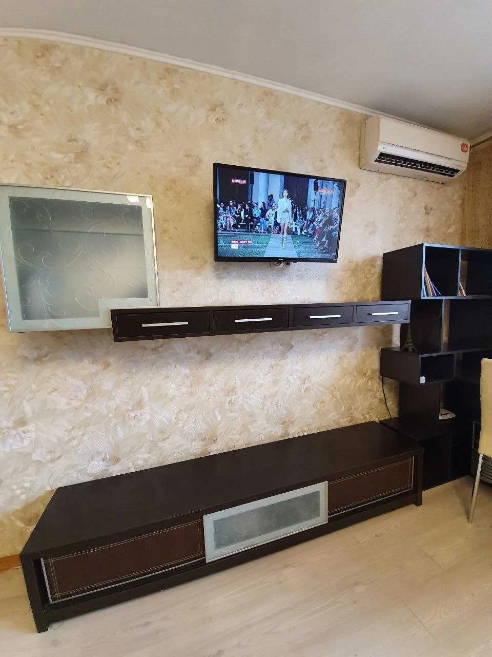 У продажу 1 к.кв. метро ,,Левада,, 1 хвилина