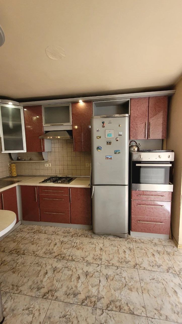 Продам 3-к, 83м, дом 2001г, кирпич, Британская 23а, метро Ки