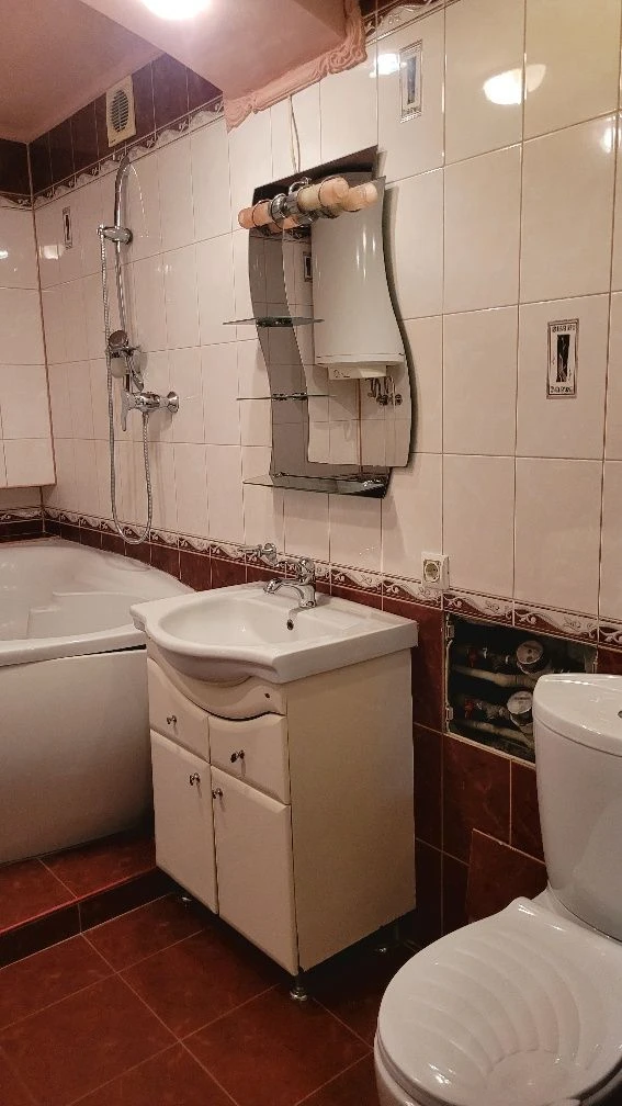 Продам 3-к, 83м, дом 2001г, кирпич, Британская 23а, метро Ки