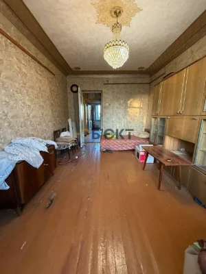 Срочно Продам 2 ком квартиру в кирпичном доме - Гараж и подв