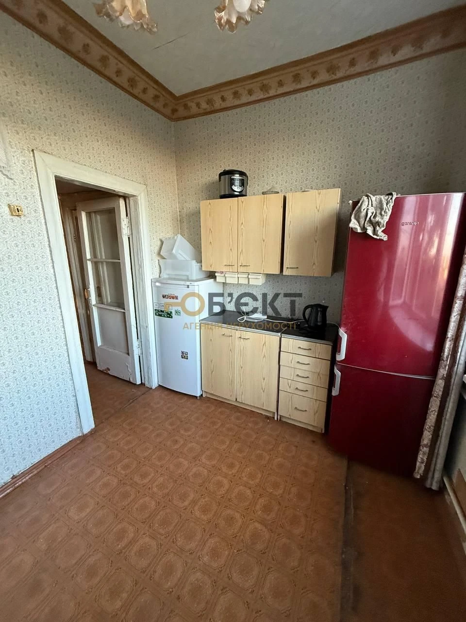 Срочно Продам 2 ком квартиру в кирпичном доме - Гараж и подв