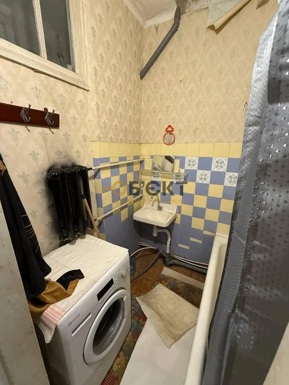 Срочно Продам 2 ком квартиру в кирпичном доме - Гараж и подв