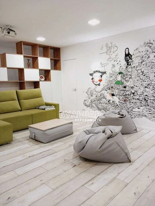 Продам 3 к.кв - 92 м2, Новострой, ул. Молочная, Гагарина, Де