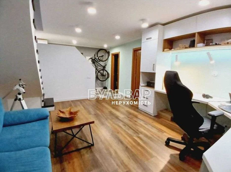 Продам 3 к.кв - 92 м2, Новострой, ул. Молочная, Гагарина, Де