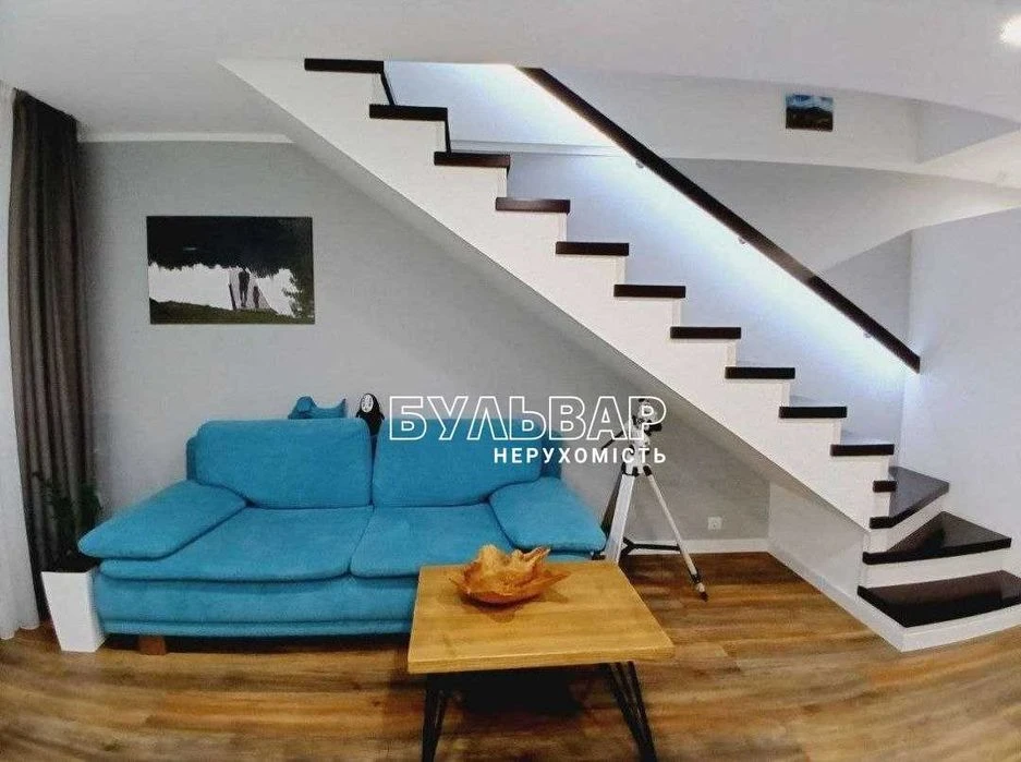 Продам 3 к.кв - 92 м2, Новострой, ул. Молочная, Гагарина, Де