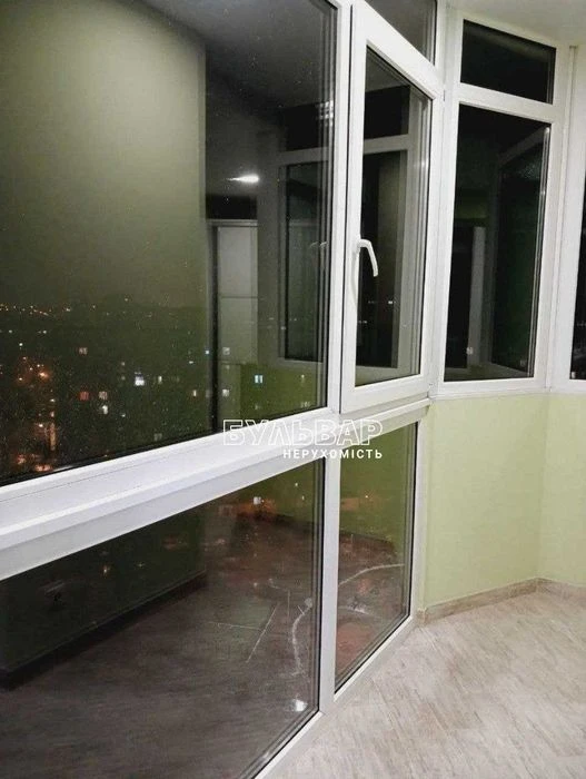 Продам 3 к.кв - 92 м2, Новострой, ул. Молочная, Гагарина, Де
