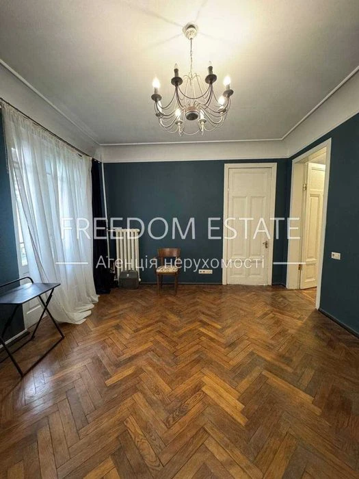 78 тыс.$ ПРОДАЖА / Сталинка в центре 90 м2 / Ярослава Мудрог