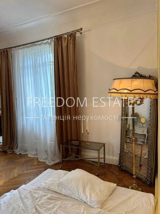 78 тыс.$ ПРОДАЖА / Сталинка в центре 90 м2 / Ярослава Мудрог