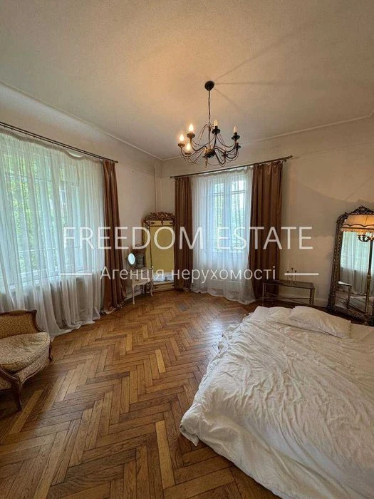78 тыс.$ ПРОДАЖА / Сталинка в центре 90 м2 / Ярослава Мудрог