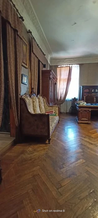 Сертификат.Продам 4ком.квартира. Центр.М Площадь Конституции