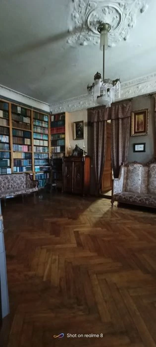 Сертификат.Продам 4ком.квартира. Центр.М Площадь Конституции