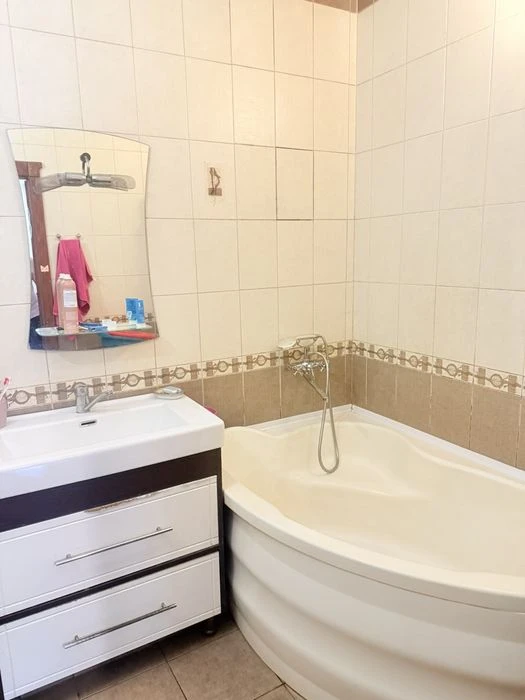 Продам будинок в центрі міста