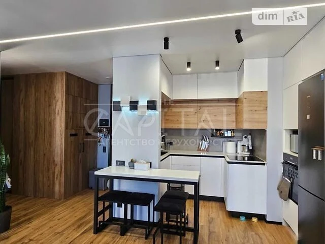 Sale of 3-room apartment 85 sq. m on Vsevolod Zmiyenka Street 19 • I