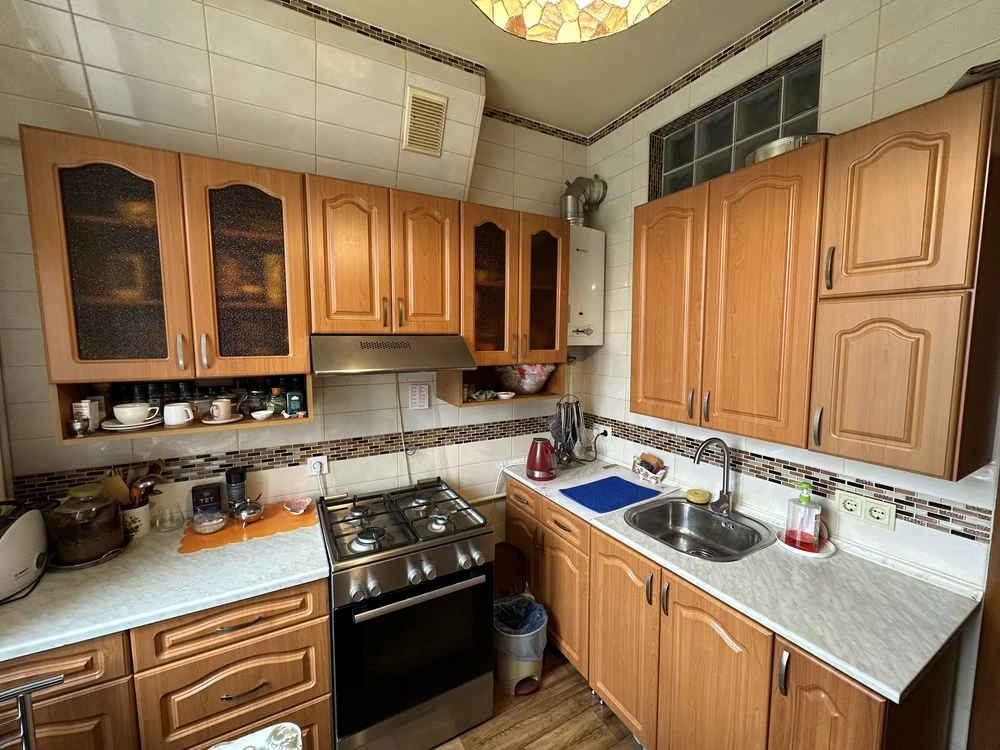 Продам 2х.кв. 2/2 S-43м2 кирпич  газ  на Лысой горе , круг Н