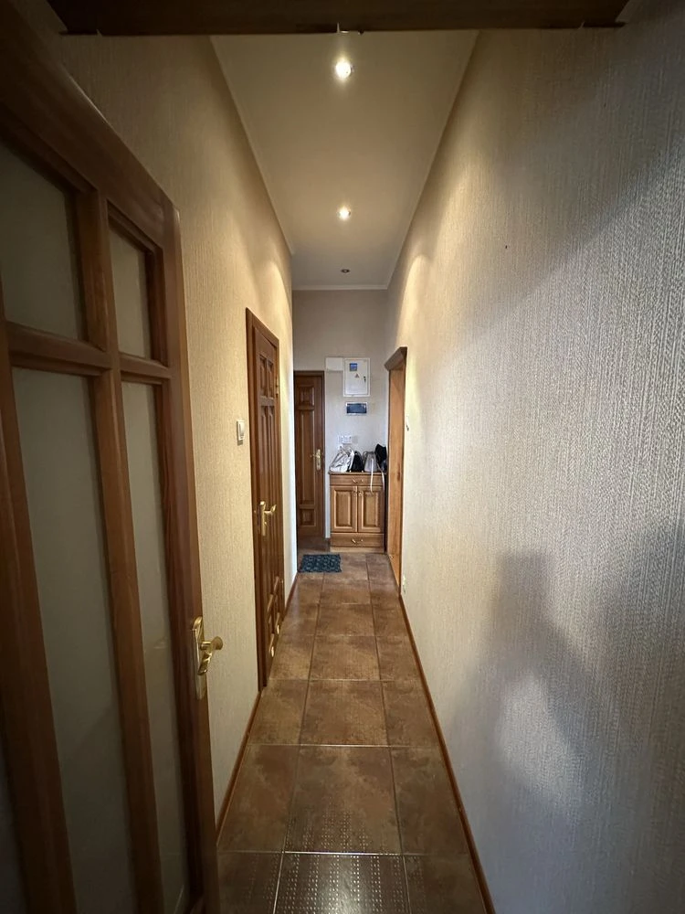 Продам 2х.кв. 2/2 S-43м2 кирпич  газ  на Лысой горе , круг Н