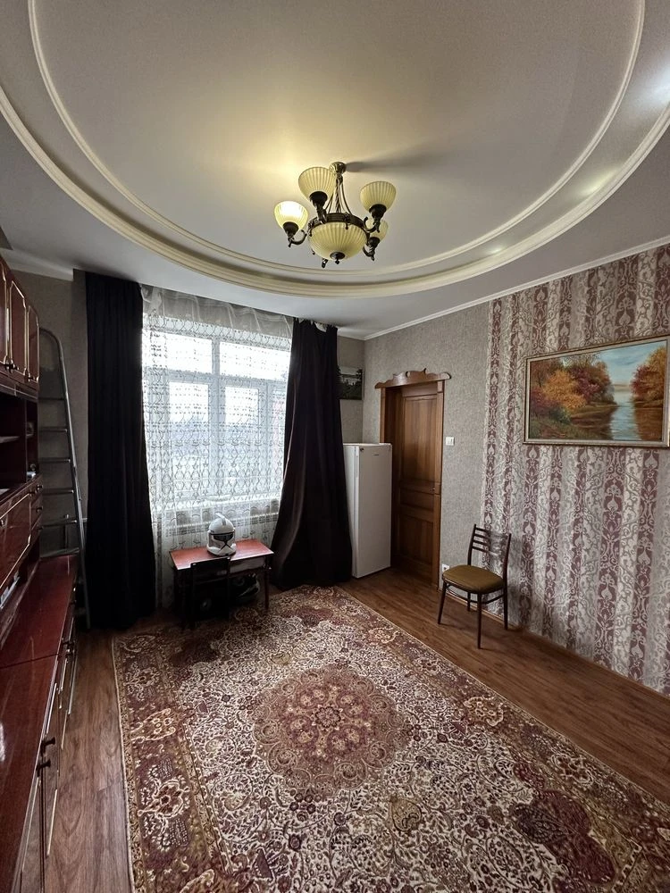 Продам 2х.кв. 2/2 S-43м2 кирпич  газ  на Лысой горе , круг Н