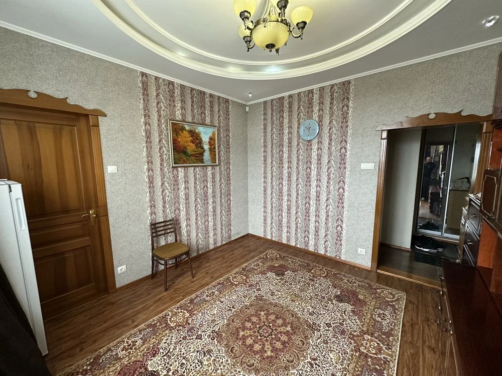Продам 2х.кв. 2/2 S-43м2 кирпич  газ  на Лысой горе , круг Н