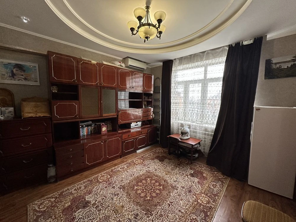 Продам 2х.кв. 2/2 S-43м2 кирпич  газ  на Лысой горе , круг Н