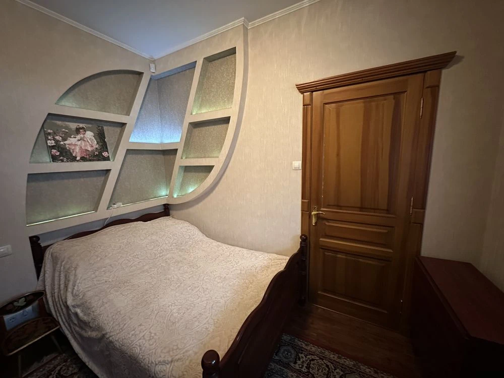 Продам 2х.кв. 2/2 S-43м2 кирпич  газ  на Лысой горе , круг Н