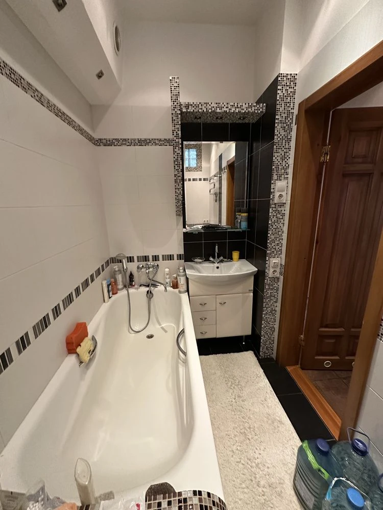 Продам 2х.кв. 2/2 S-43м2 кирпич  газ  на Лысой горе , круг Н
