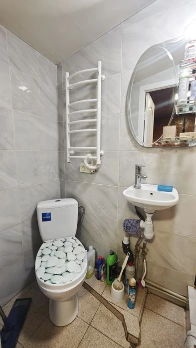 Продам 2-к квартиру в центре Днепра