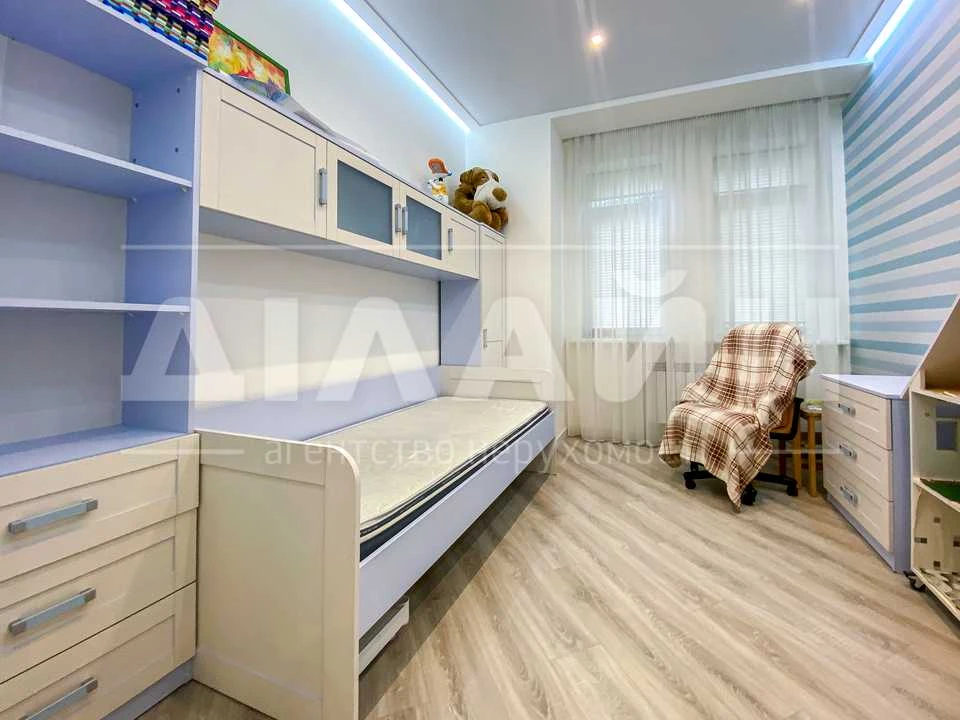 Квартира. Запоріжжя, Розваги вул.