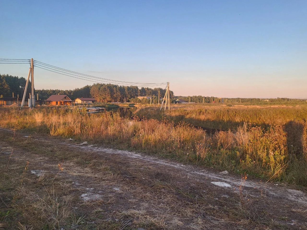 Продам земельну ділянку в найкращому місці біля лісу та озер
