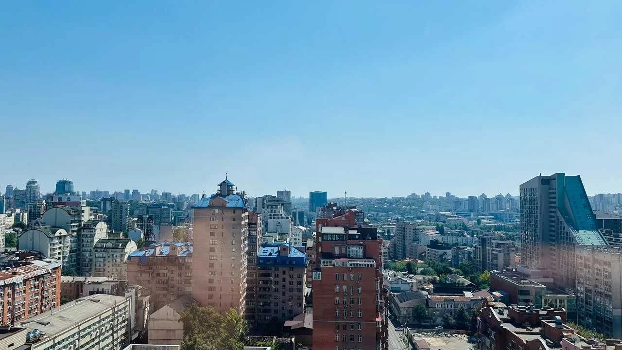 Без комісії, 4-кімнатна, Дмитрівська, 80, центр